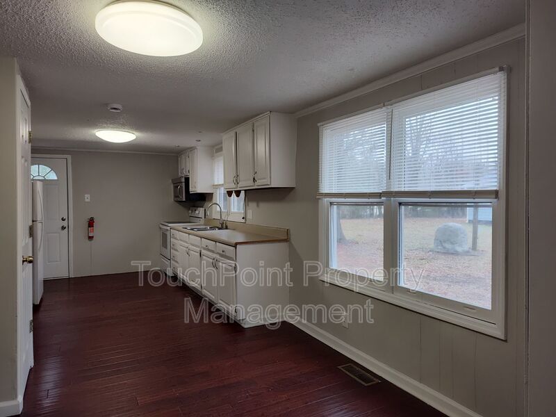 Move-in Ready duplex located in The Rockwell Park Community! property image