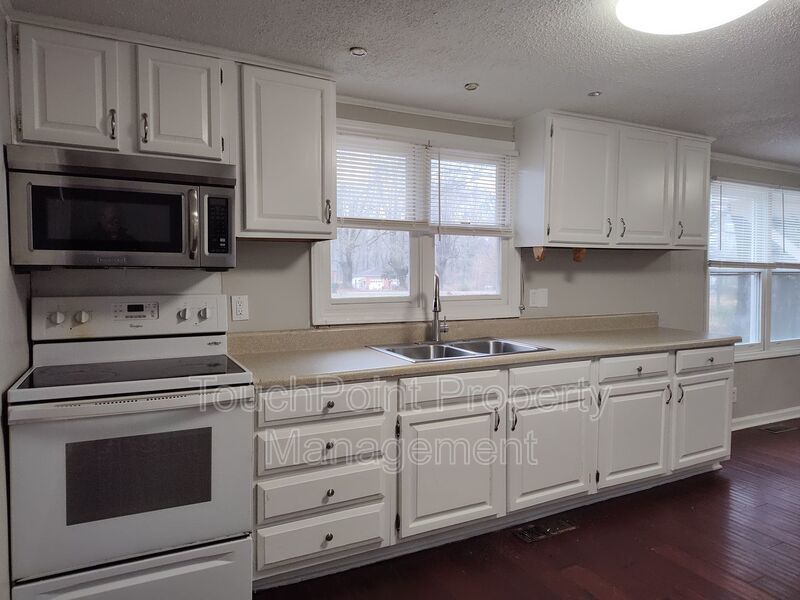 Move-in Ready duplex located in The Rockwell Park Community! property image