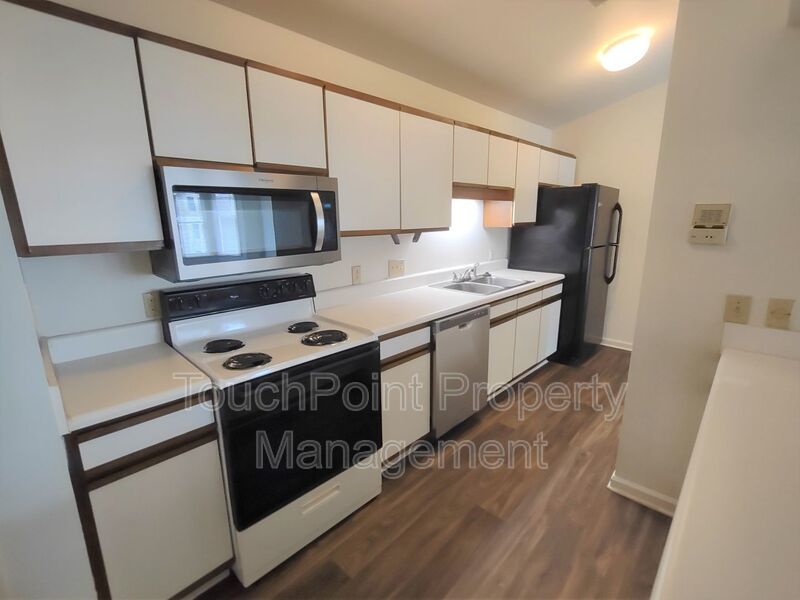 Pristine Condo located in Rose Croft Community! property image