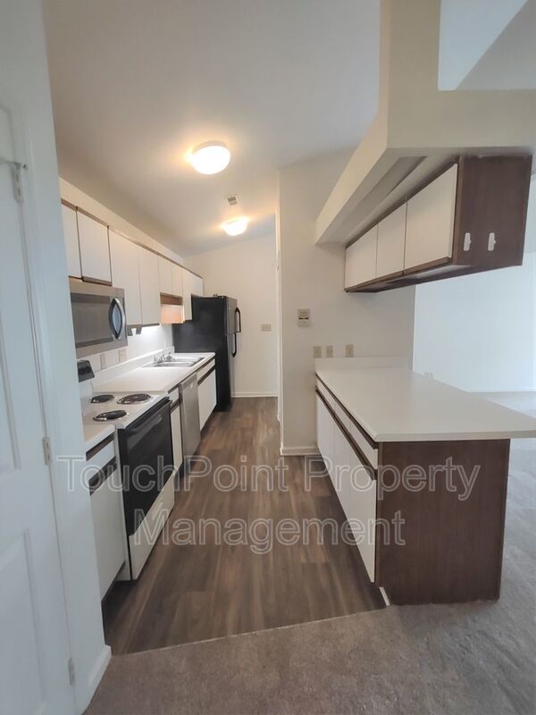 Pristine Condo located in Rose Croft Community! property image