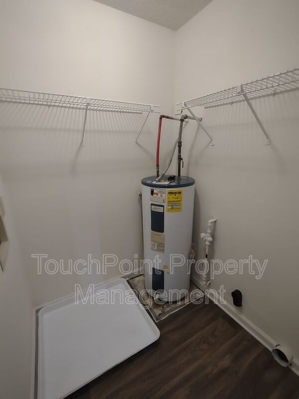 Pristine Condo located in Rose Croft Community! property image
