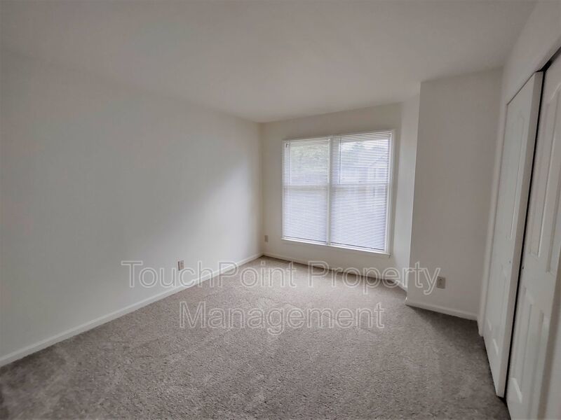 Pristine Condo located in Rose Croft Community! property image
