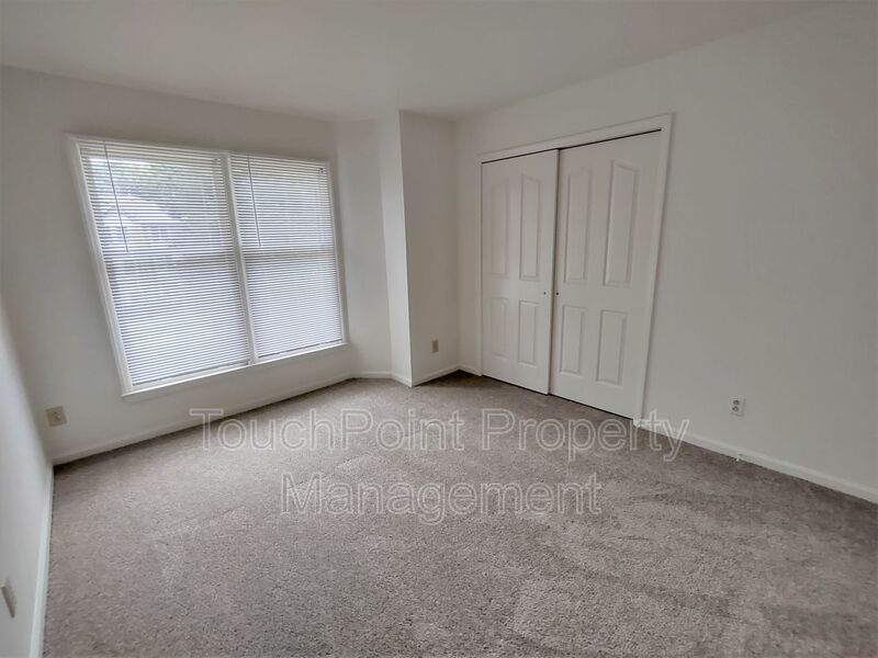 Pristine Condo located in Rose Croft Community! property image