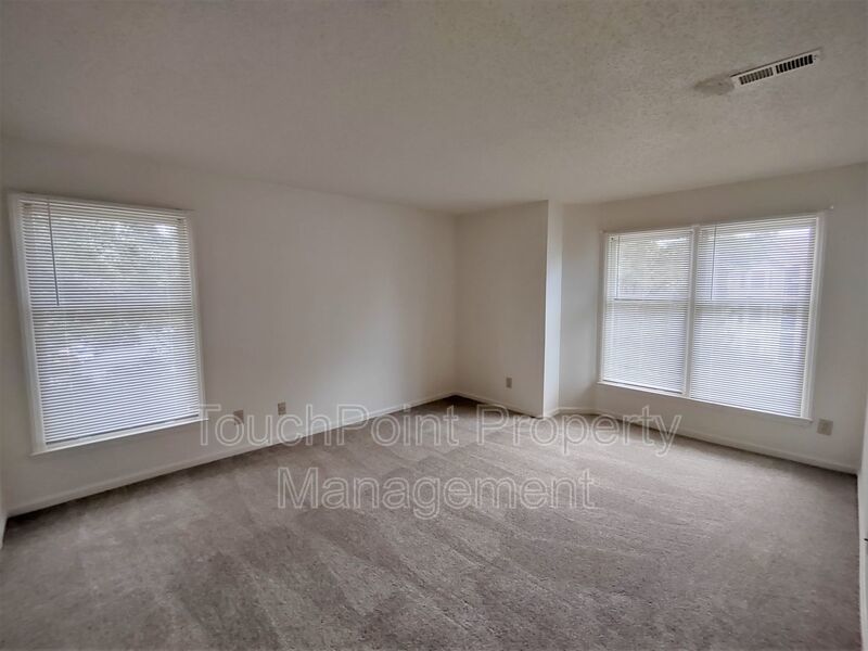 Pristine Condo located in Rose Croft Community! property image