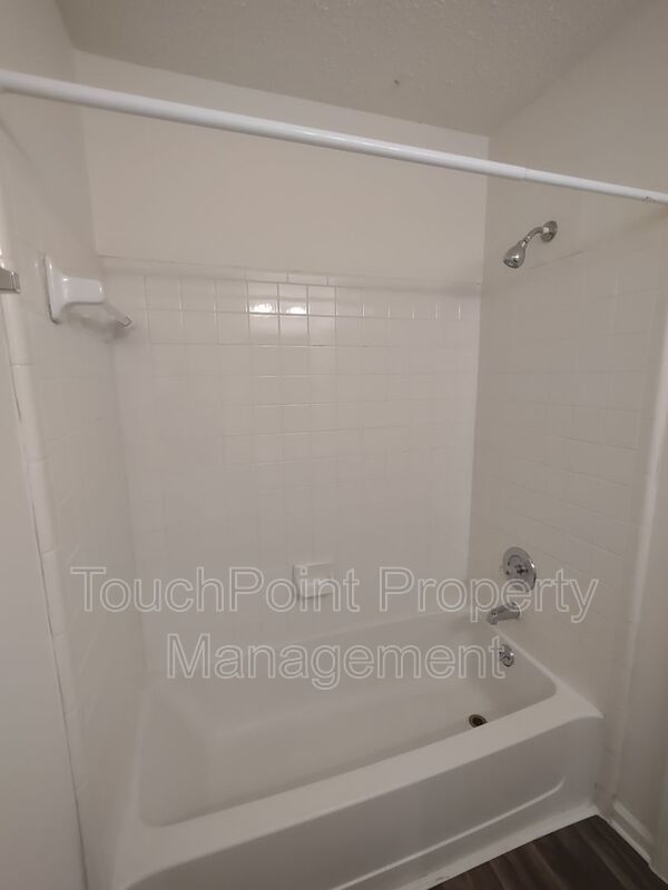 Pristine Condo located in Rose Croft Community! property image
