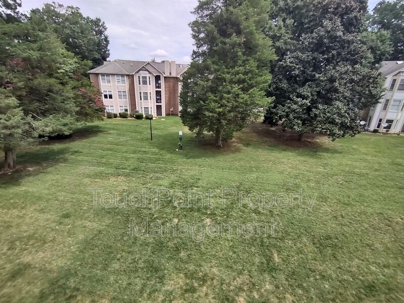 Pristine Condo located in Rose Croft Community! property image