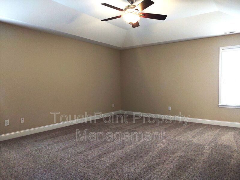 Beautiful Home located in the Hamilton Lakes Community! property image