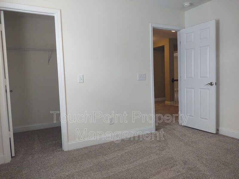 Beautiful Home located in the Hamilton Lakes Community! property image