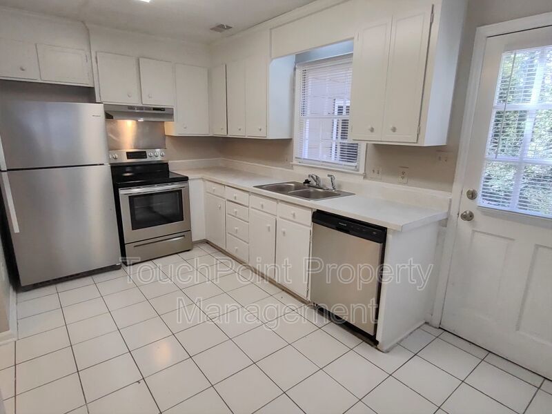 Beautiful Duplex Home Located in the Stonehaven Community! property image