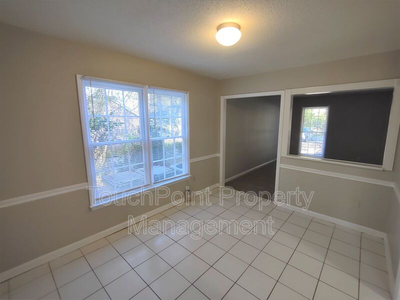 Beautiful Duplex Home Located in the Stonehaven Community! property image