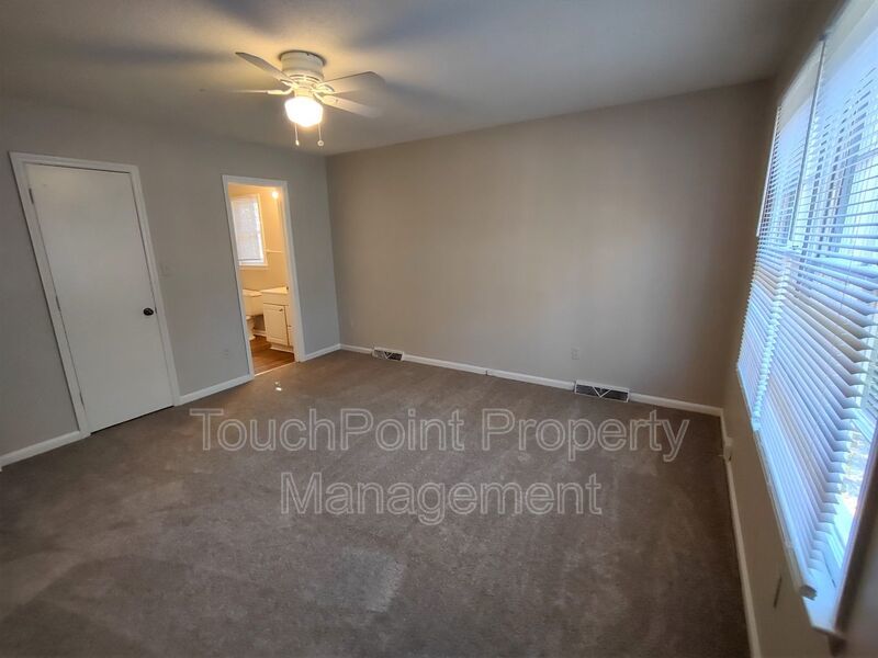 Beautiful Duplex Home Located in the Stonehaven Community! property image