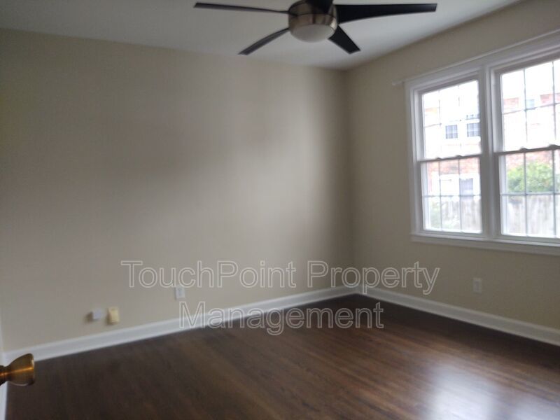 Cozy Condo located in McAlway Manor in Cotswold! property image