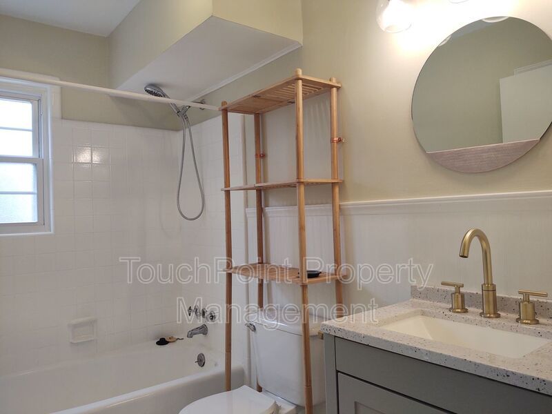 Cozy Condo located in McAlway Manor in Cotswold! property image