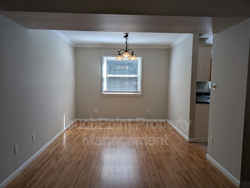 Cozy 2 story, 5 bedroom, 3.5 bathroom house located in Shadow Lakes! property image