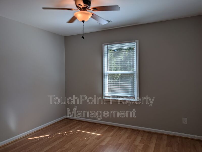 Cozy 2 story, 5 bedroom, 3.5 bathroom house located in Shadow Lakes! property image