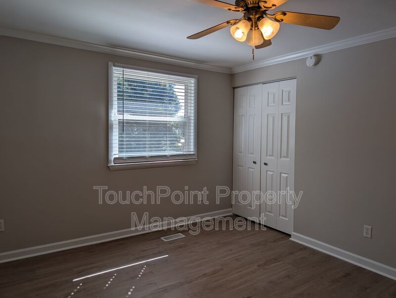 Cozy 2 story, 5 bedroom, 3.5 bathroom house located in Shadow Lakes! property image