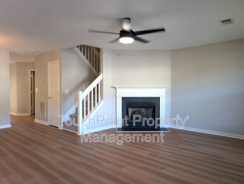 Pristine, 2 bed, 2.5 bath Townhome Located in the Roxborough II Community! property image