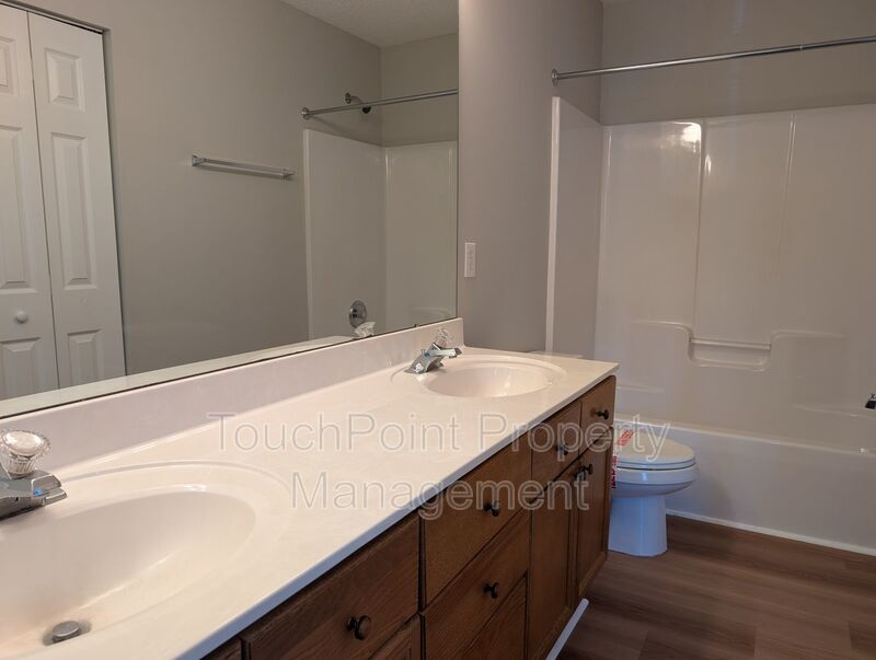 Pristine, 2 bed, 2.5 bath Townhome Located in the Roxborough II Community! property image