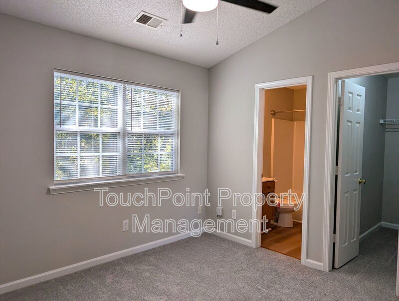 Pristine, 2 bed, 2.5 bath Townhome Located in the Roxborough II Community! property image