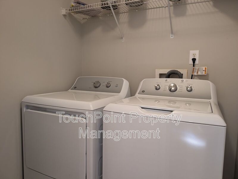 Pristine, 2 bed, 2.5 bath Townhome Located in the Roxborough II Community! property image