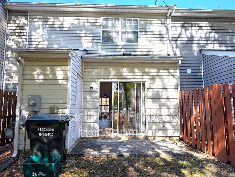 Pristine, 2 bed, 2.5 bath Townhome Located in the Roxborough II Community! property image