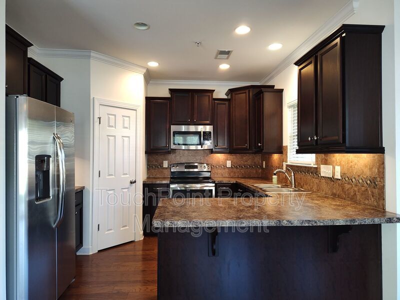 Pristine Condo Located in The Riviera II Community! property image