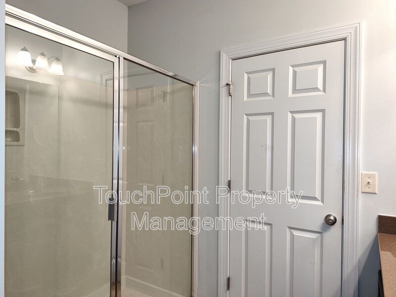 Pristine Condo Located in The Riviera II Community! property image