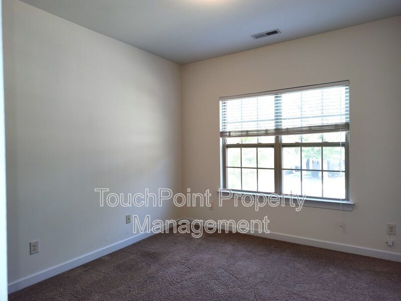 Pristine Condo Located in The Riviera II Community! property image