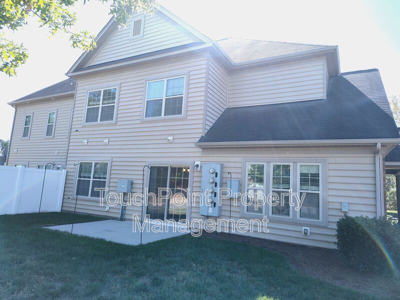 Pristine Condo Located in The Riviera II Community! property image