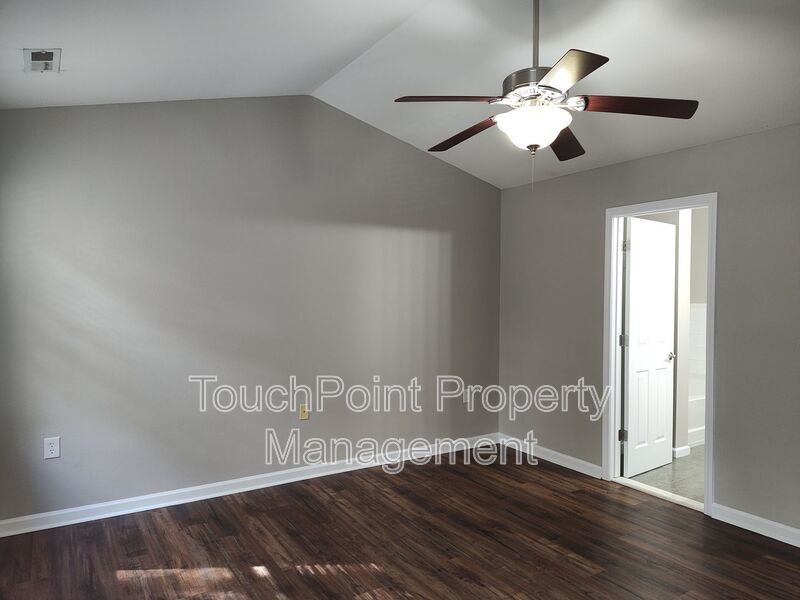 Cozy Townome located in the gated community of Stonebrook! property image