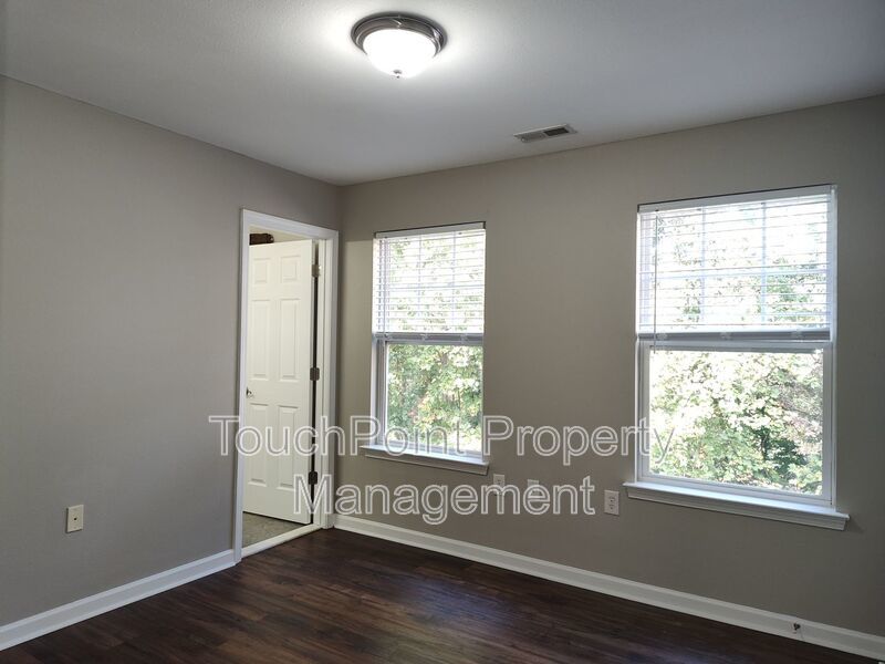 Cozy Townome located in the gated community of Stonebrook! property image