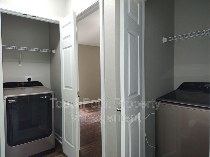 Cozy Townome located in the gated community of Stonebrook! property image