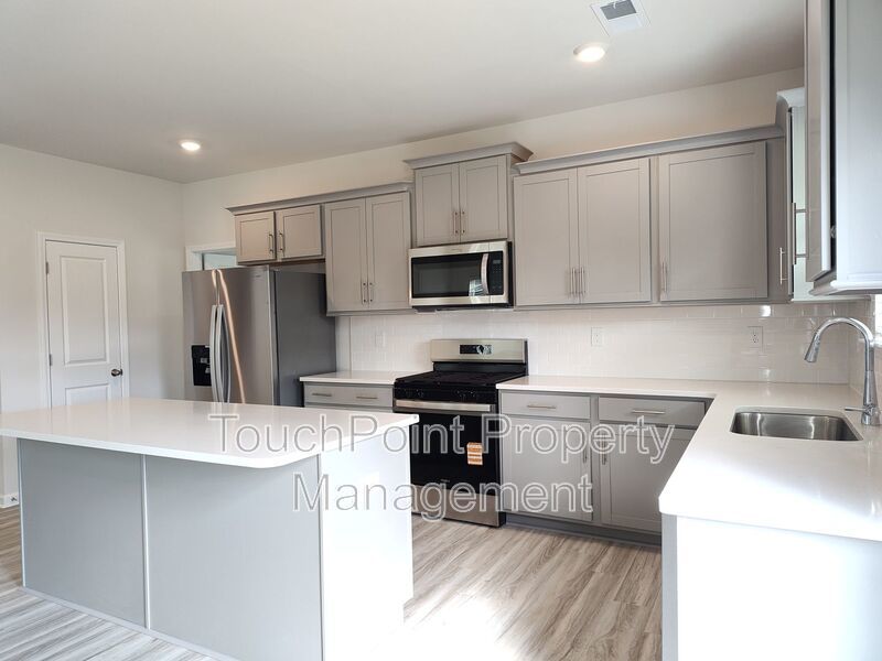 New Construction! Beautiful Home in Secrest Commons. property image