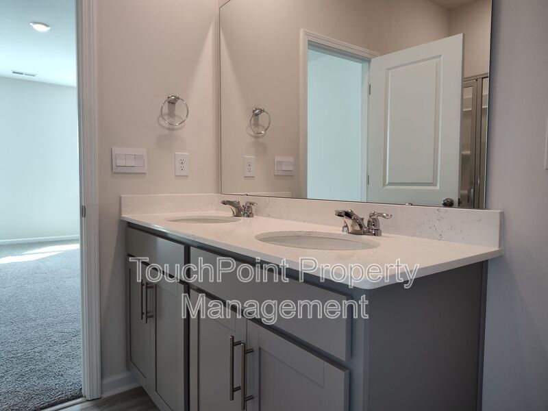 New Construction! Beautiful Home in Secrest Commons. property image