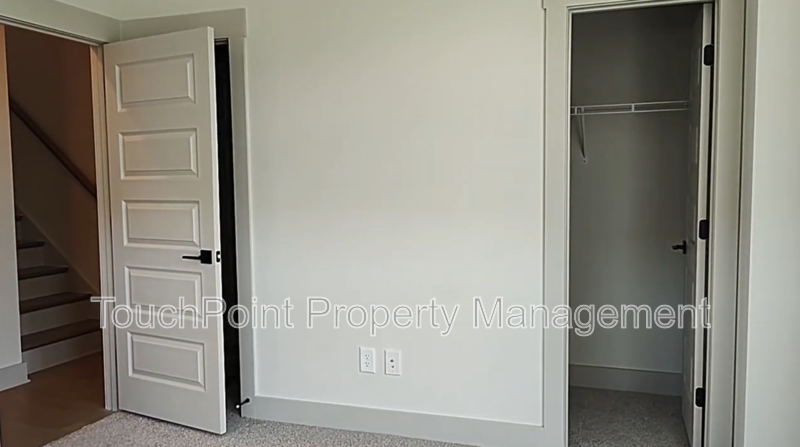 Gorgeous 3-story townhome located in Sky Terrace Towns! property image