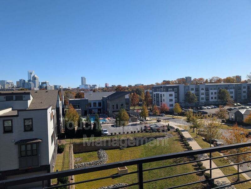 End-unit townhome in Bryant Park Terrace! 2-beds, 2-full baths, and 2-half baths. property image