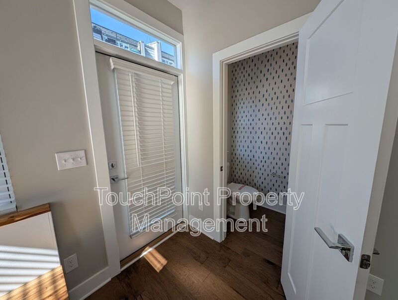 End-unit townhome in Bryant Park Terrace! 2-beds, 2-full baths, and 2-half baths. property image