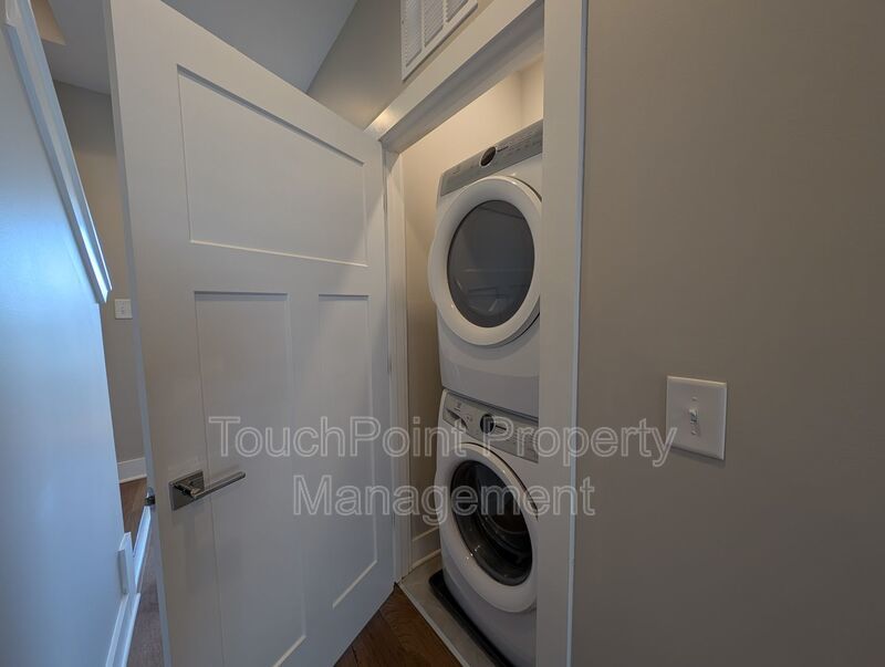 End-unit townhome in Bryant Park Terrace! 2-beds, 2-full baths, and 2-half baths. property image