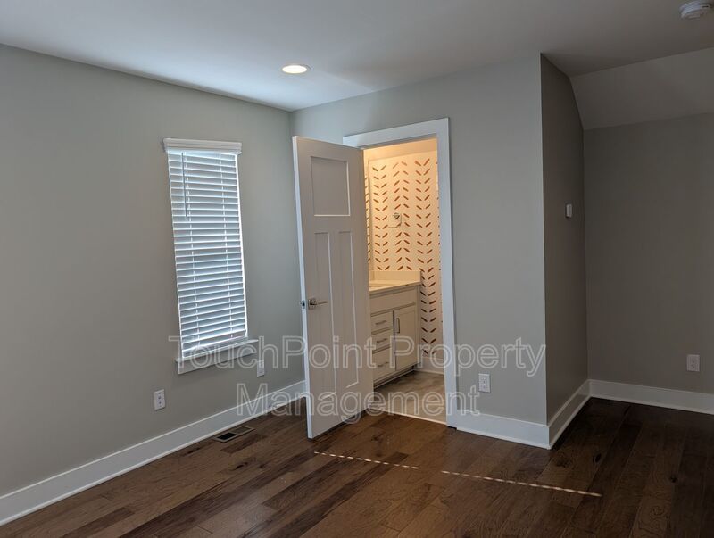 End-unit townhome in Bryant Park Terrace! 2-beds, 2-full baths, and 2-half baths. property image