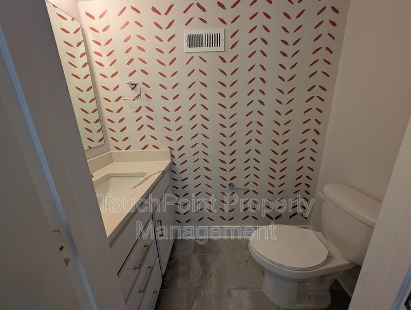 End-unit townhome in Bryant Park Terrace! 2-beds, 2-full baths, and 2-half baths. property image