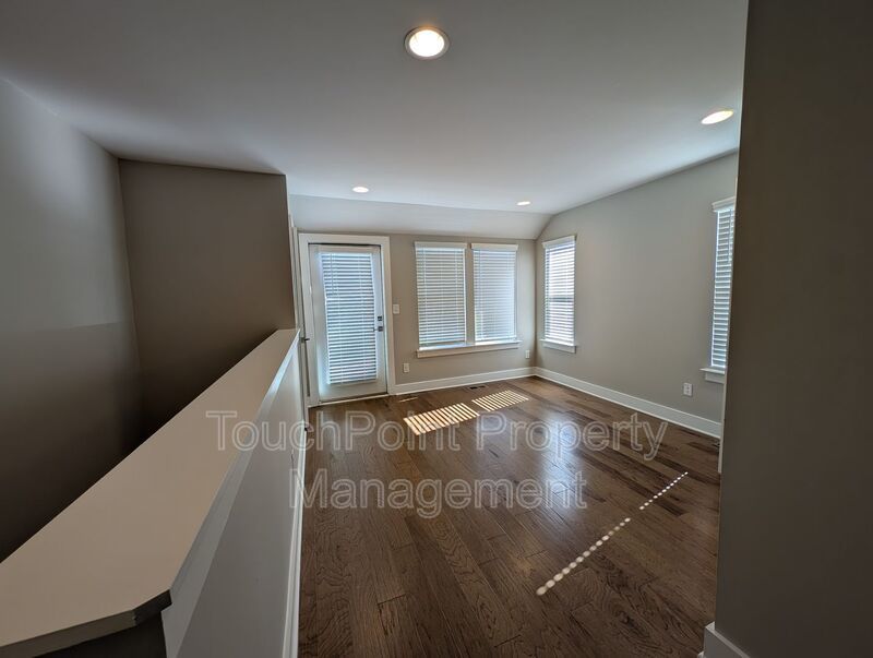 End-unit townhome in Bryant Park Terrace! 2-beds, 2-full baths, and 2-half baths. property image