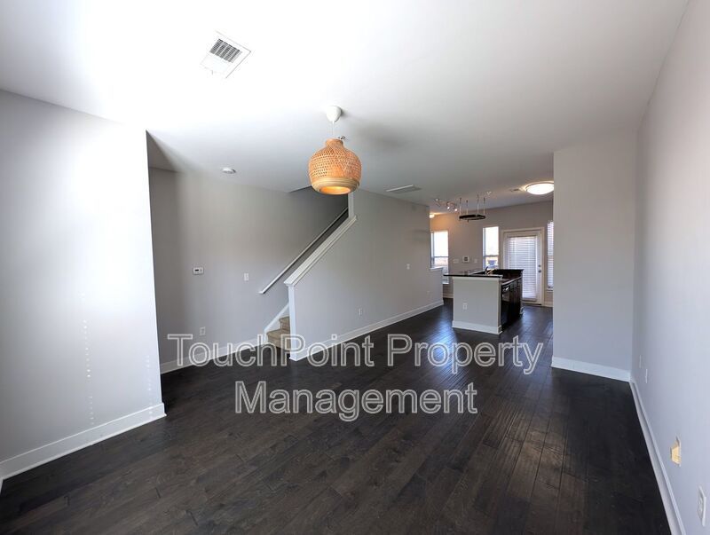 Beautiful, 3 bed, 2 bath Townhome Located in the Seigle Point Community! property image