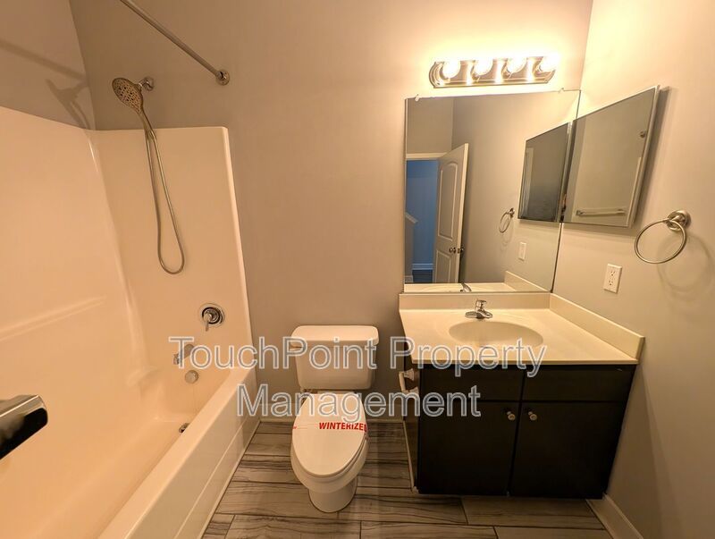 Beautiful, 3 bed, 2 bath Townhome Located in the Seigle Point Community! property image