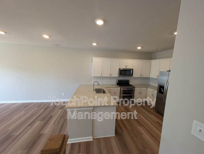 ** 50% off the first full month’s rent ** Gorgeous 3 beds, 2.5 bath home located in Harmony at Matthews! property image
