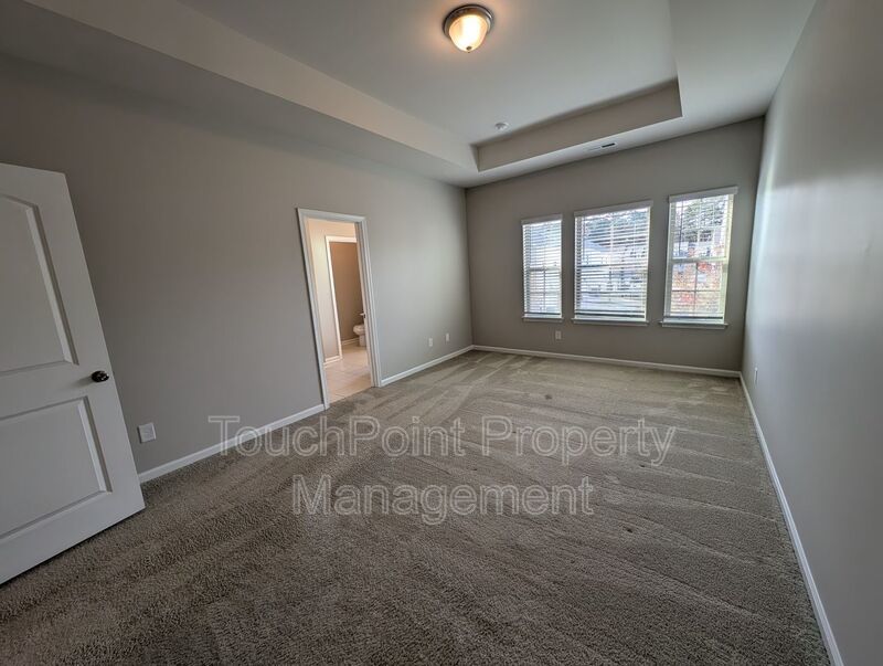 ** 50% off the first full month’s rent ** Gorgeous 3 beds, 2.5 bath home located in Harmony at Matthews! property image