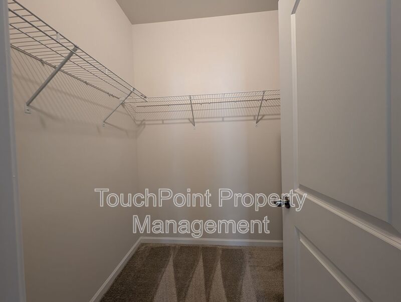 ** 50% off the first full month’s rent ** Gorgeous 3 beds, 2.5 bath home located in Harmony at Matthews! property image