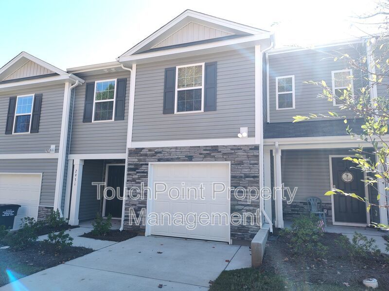 Gorgeous , New Townhome  located in Mallard Creek Towns Community! property image
