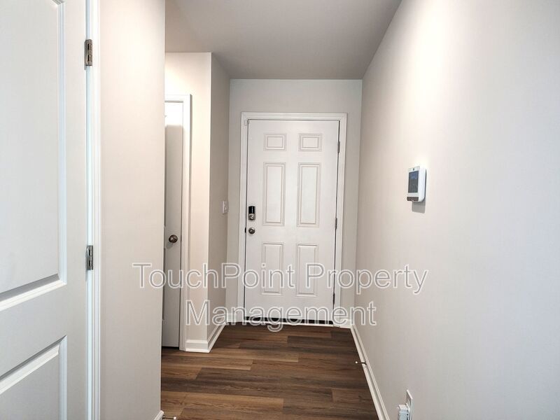 Gorgeous , New Townhome  located in Mallard Creek Towns Community! property image