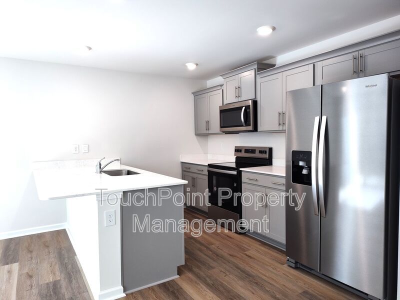 Gorgeous , New Townhome  located in Mallard Creek Towns Community! property image