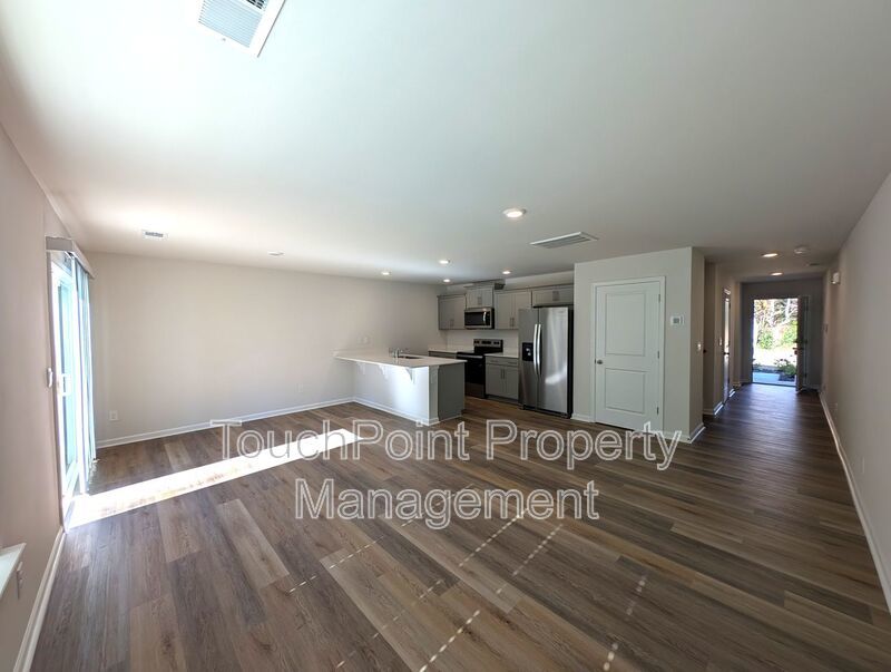 Gorgeous , New Townhome  located in Mallard Creek Towns Community! property image